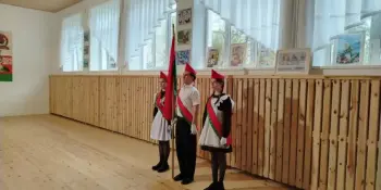 Гимназисты - участники конкурса знамённых групп
