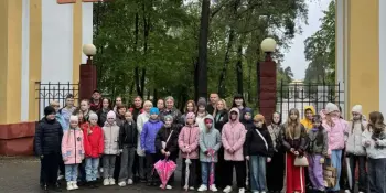 Гимназисты - участники праздничных мероприятий в городском парке